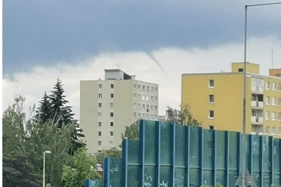 Tromba počas búrky v Košiciach