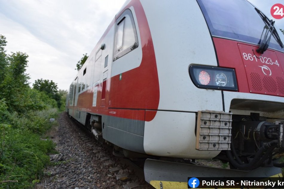 Chlapec prežil zrážku s vlakom