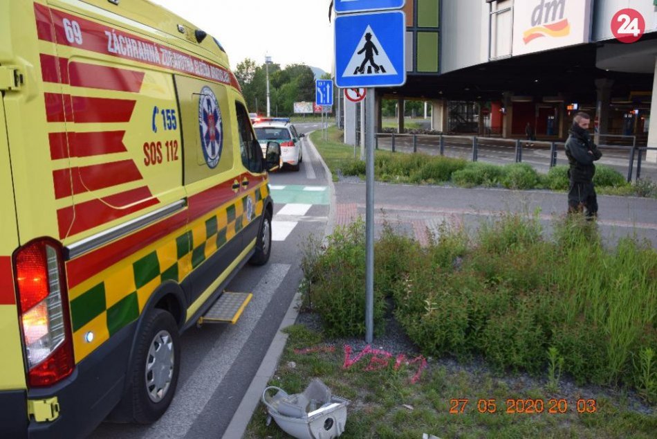 V OBRAZOCH: Opitý vodič zrámoval značku vedľa bystrickej autobusky