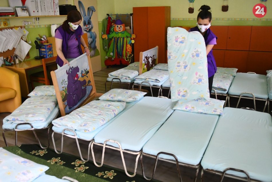 Obrazom: Minister školstva bol v prešovských školách a škôlkach