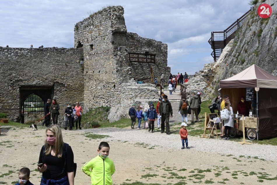 OBRAZOM: Detský víkend na Beckovskom hrade