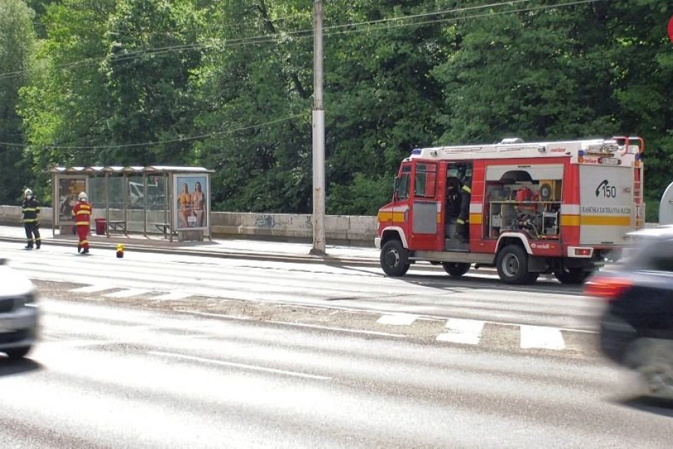 V OBRAZOCH: V Bystrici odstraňujú leteckú bombu z 2. svetovej vojny