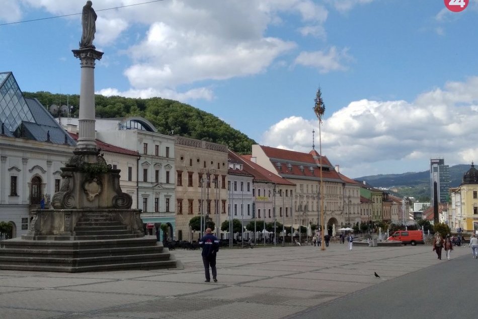 V OBRAZOCH: Fontána na bystrickom Námestí SNP opäť robí radosť