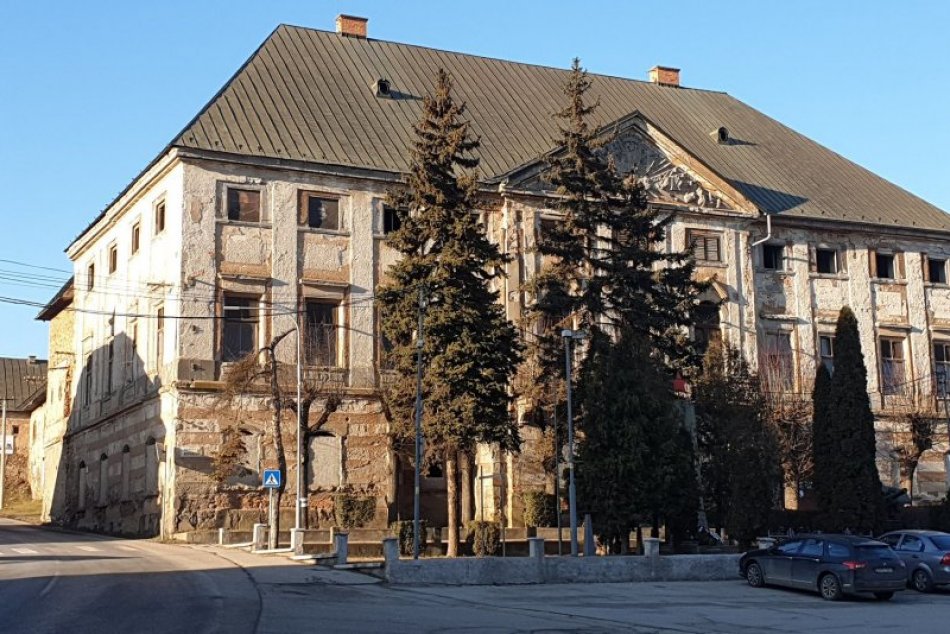 V OBRAZOCH: Coburgovský kaštieľ v Jelšave