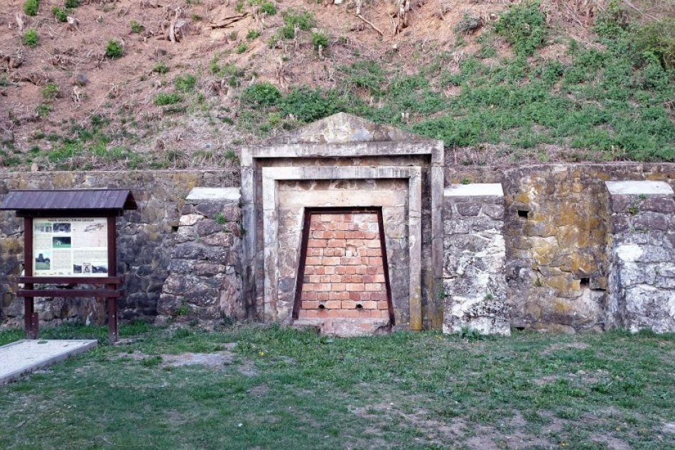 V OBRAZOCH: Staré kino v Železníku dostalo novú strechu