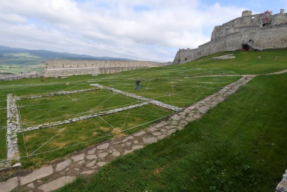 Na Spišskom hrade vzniká kuriózne umelecké dielo
