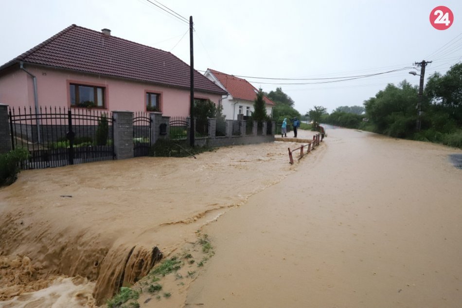 Nedeľné búrky a záplavy