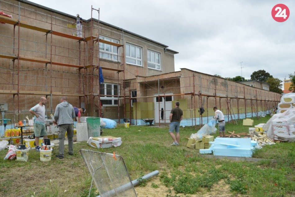 Mesto začalo s rekonštrukciou ZŠ Ľ. Štúra