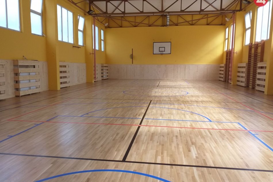 V OBRAZOCH: Vynovená telocvičňa na Hviezdoslavke
