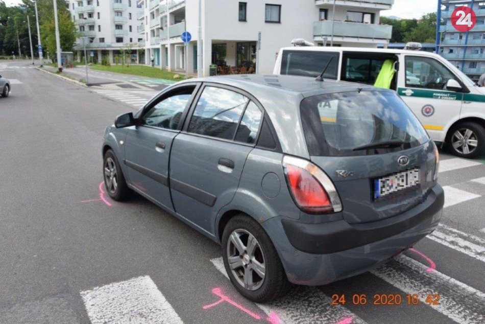 V OBRAZOCH: Zrážka mladého cyklistu s autom na bystrickom priechode