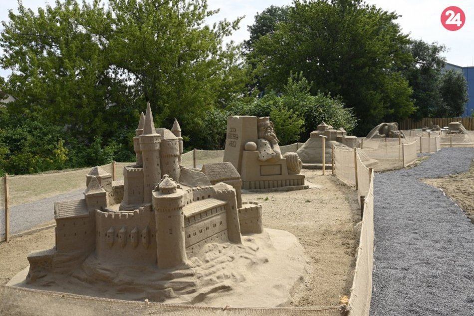 FOTO: V pieskovom kráľovstve v Bojniciach sídli 9 slovenských hradov a zámkov