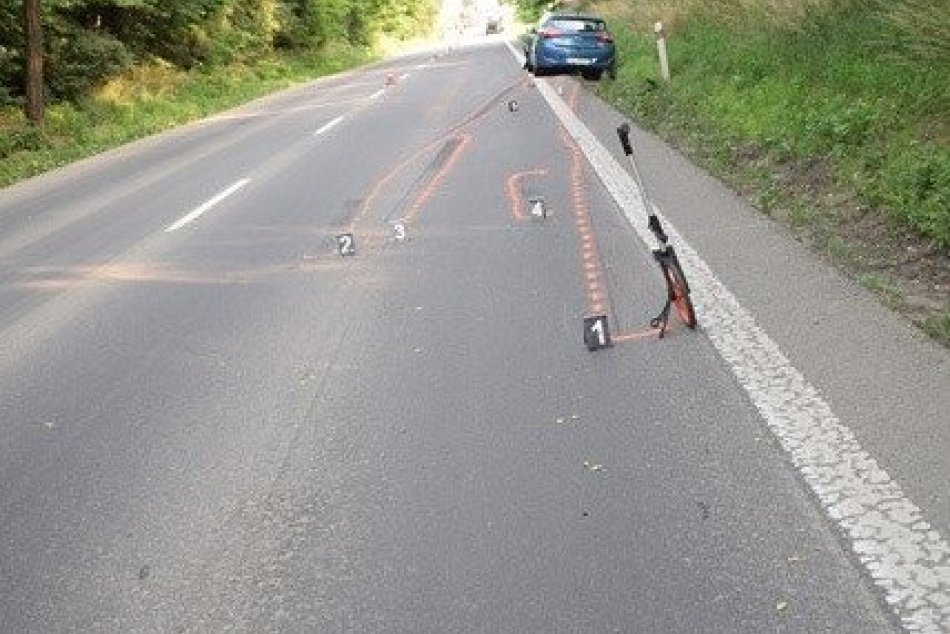 V OBRAZOCH: Polícia hľadá svedkov dopravnej nehody neďaleko Lučenca