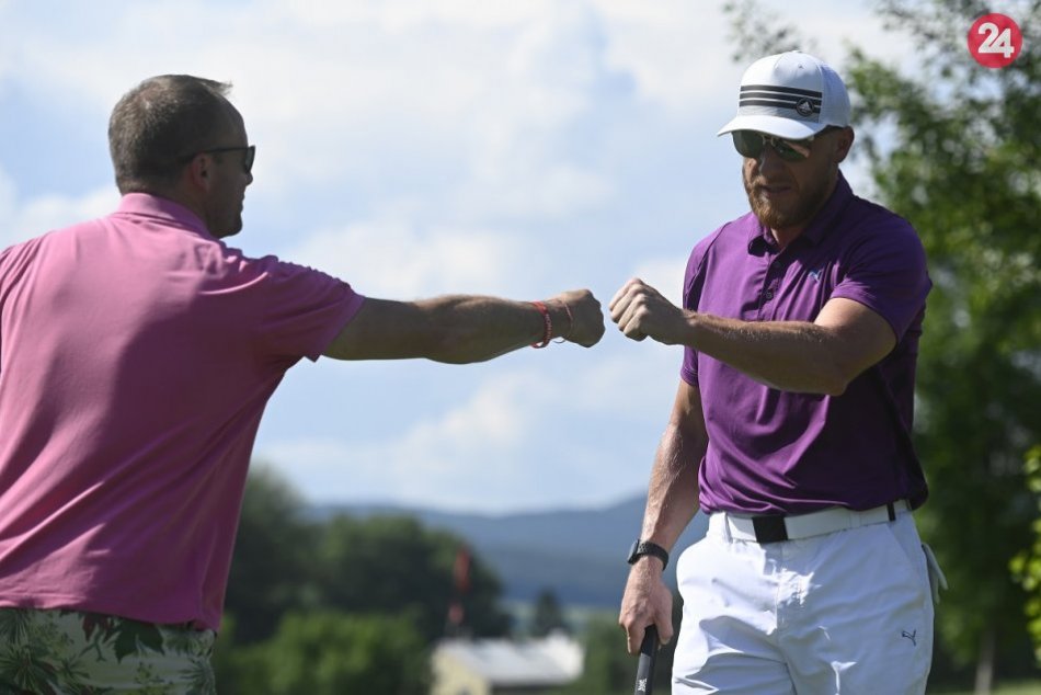 FOTO: Štart charitatívneho podujatia Hviezdy deťom v Trenčíne