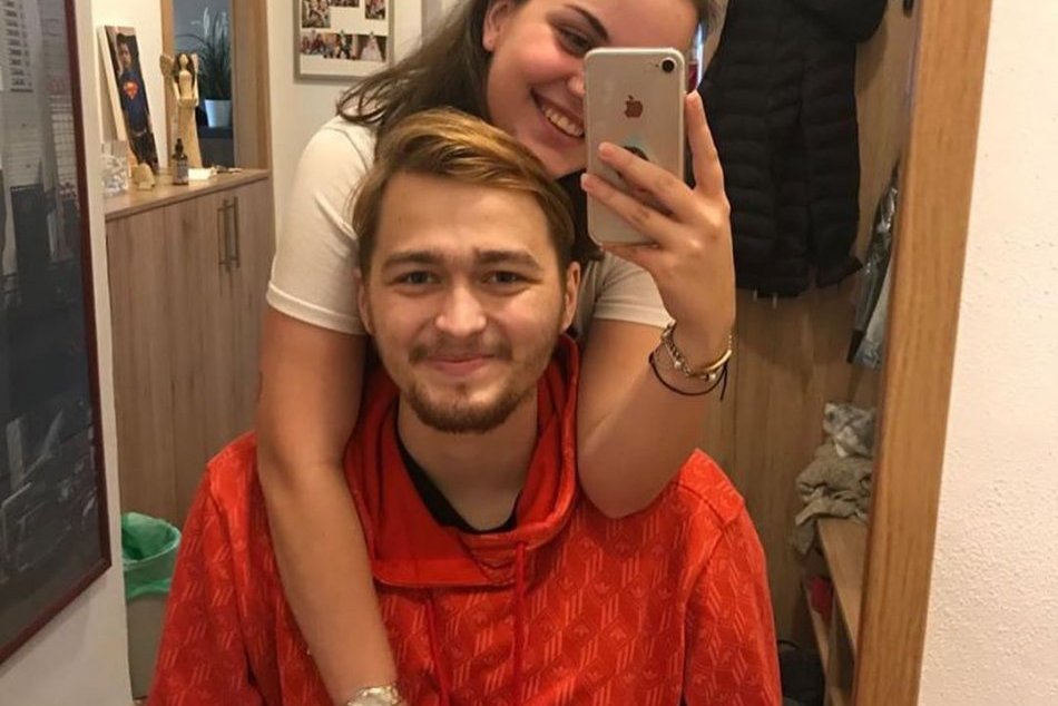 So zákernou chorobou bojuje s pomocou priateľky