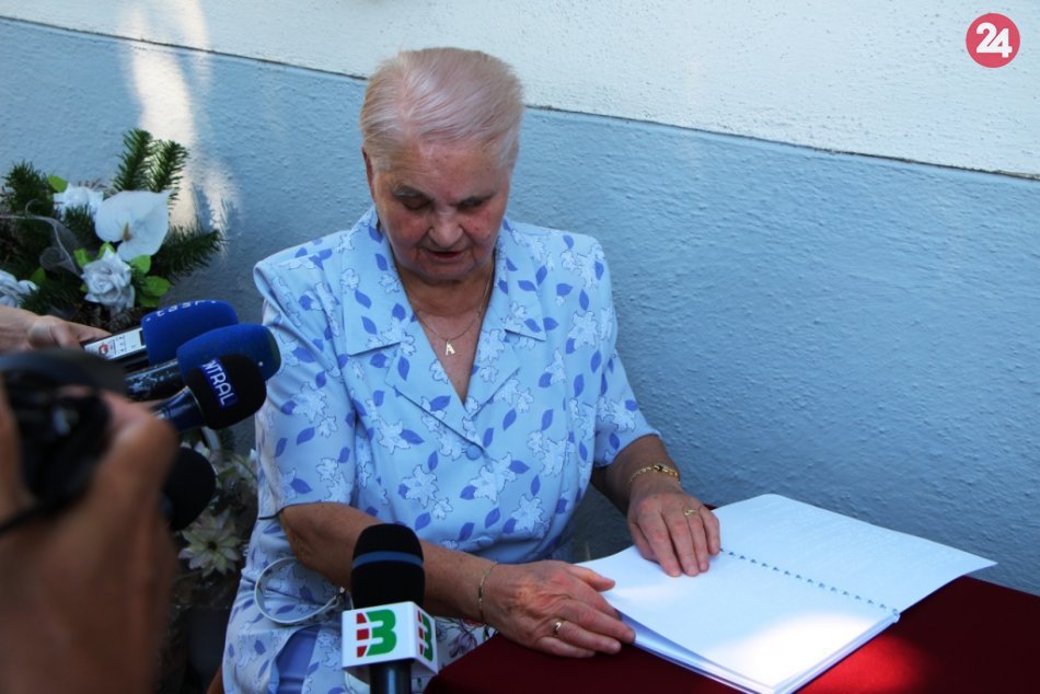 FOTO: Nevidiaci môžu spoznať hrady a zámky Trenčianskeho kraja cez novú brožúrku