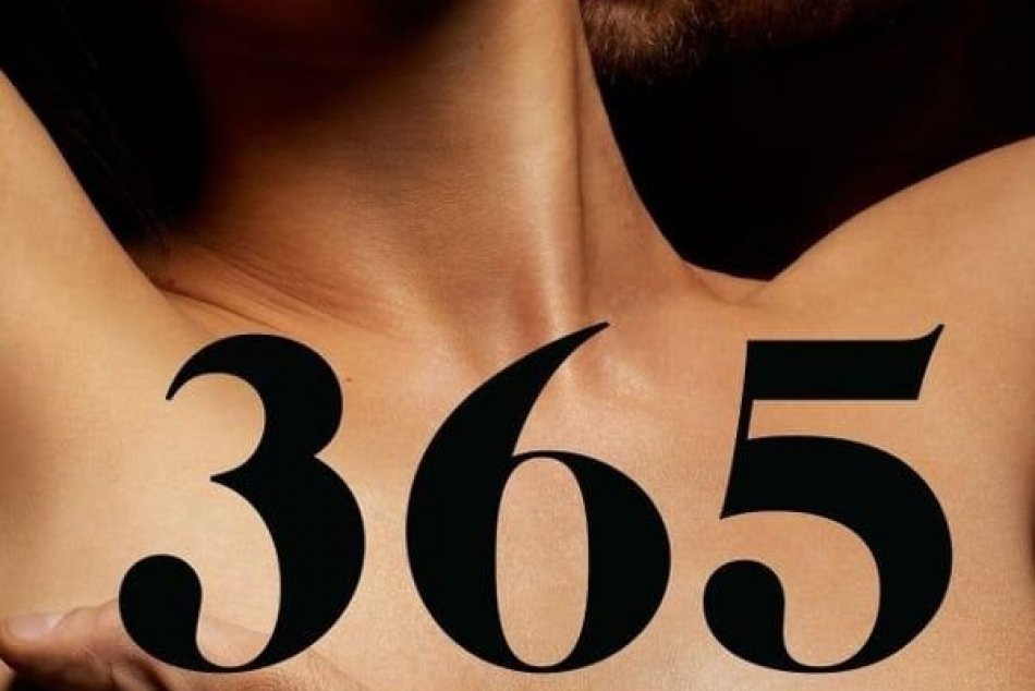 Film 365 dní je hitom sezóny.