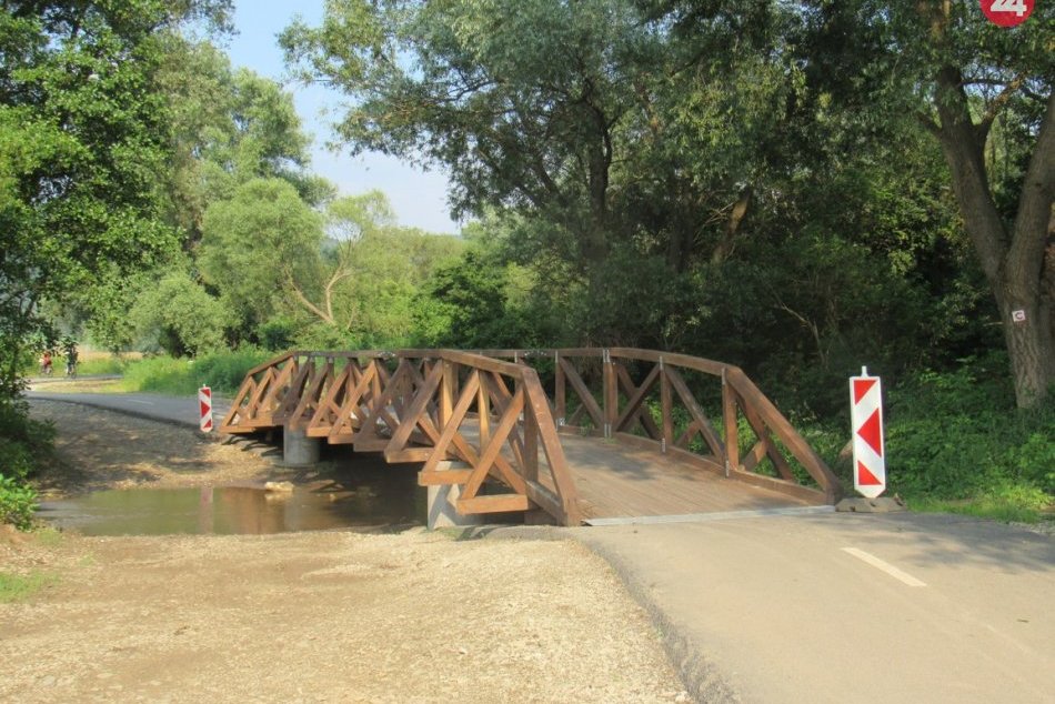 Obrazom: Hradný most vo Veľkom Šariši je novou atrakciou na leto
