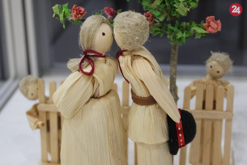 OBRAZOM: Nová výstava prezentuje majstrovstvo šúpolienkárky Sone Belokostolskej