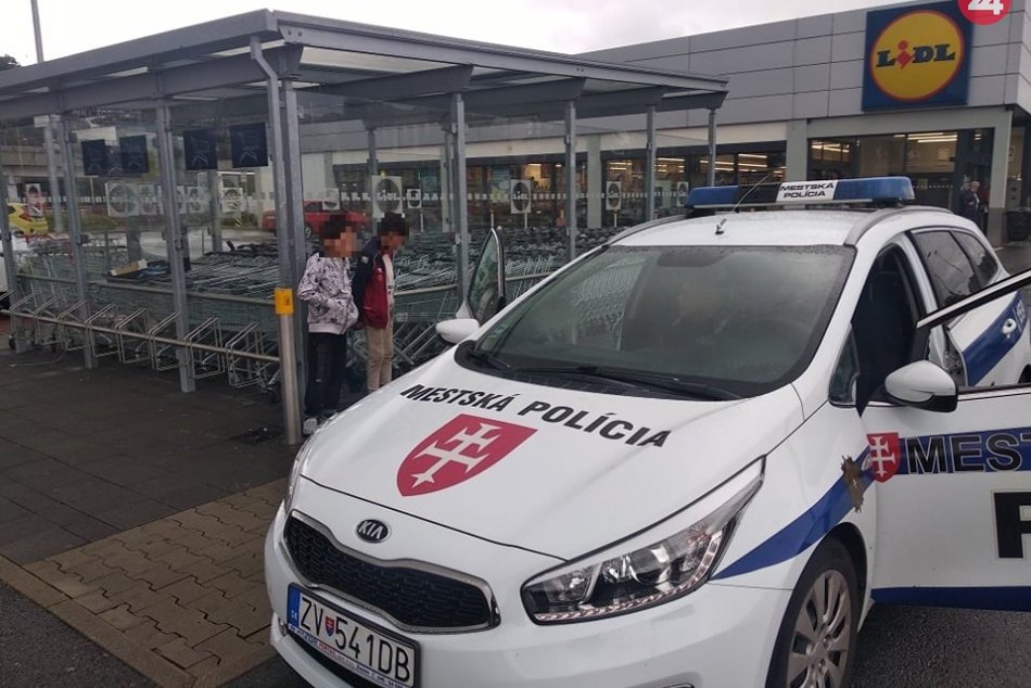 V OBRAZOCH: Žobranie detí a vyhrážanie vo Zvolene