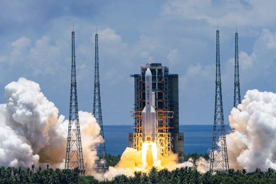 Čínska misia na Mars úspešne odštartovala