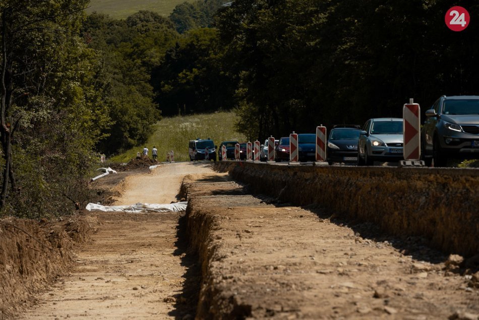 FOTO: Rekonštrukcia cesty medzi Novým Mestom nad Váhom a Myjavou