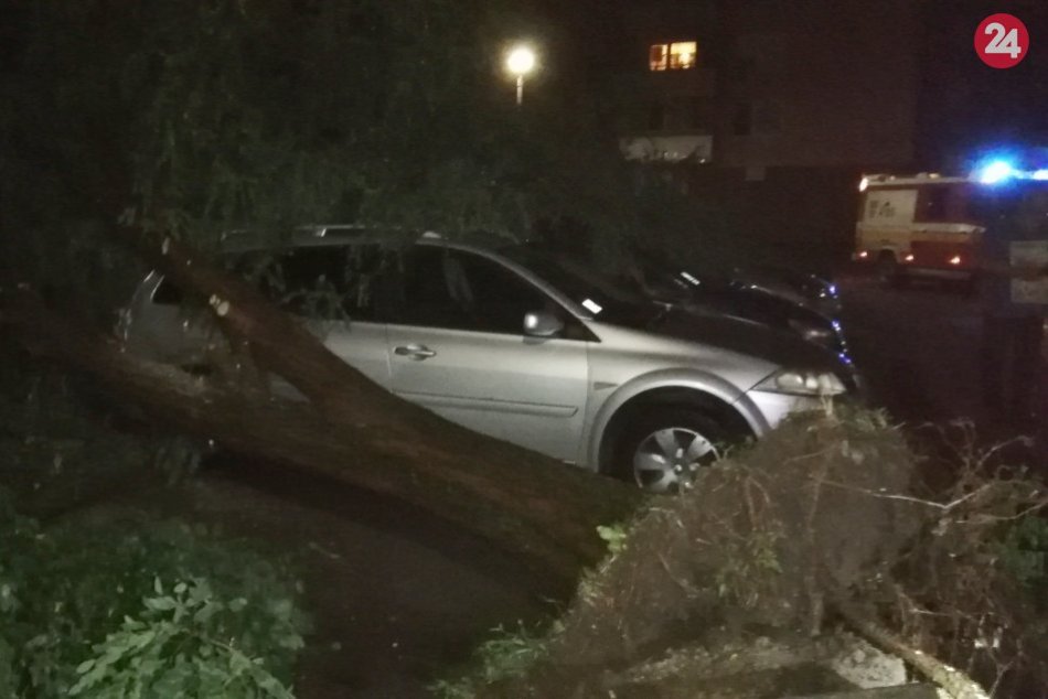 Búrka zamestnala hasičov v Trnavskom kraji