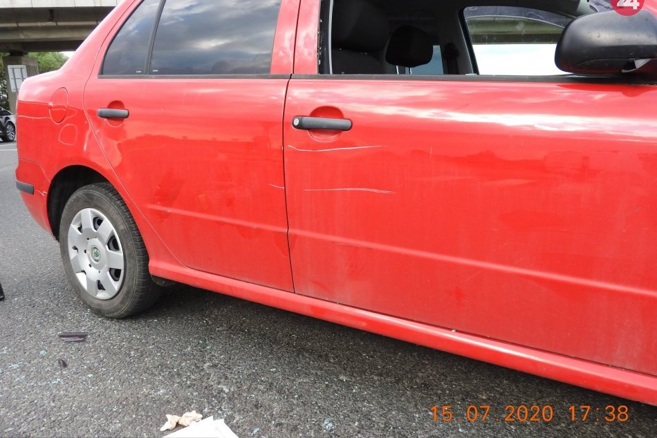 Nehoda auta a cyklistky