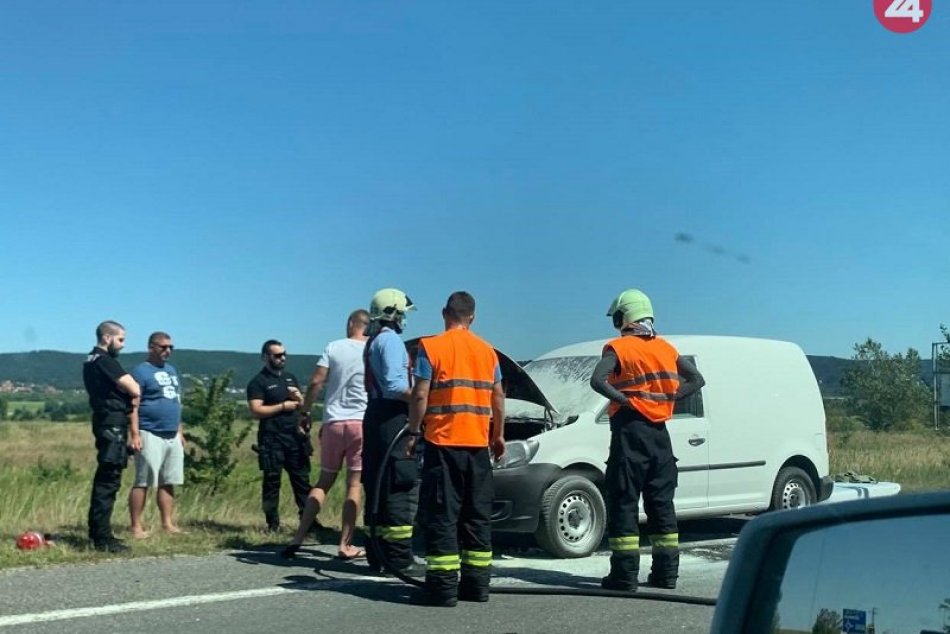 Horiace auto Devínska Nová Ves