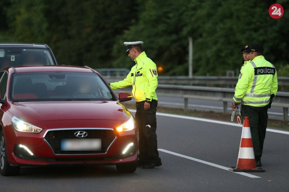 V OBRAZOCH: Zábery z kontroly na cestách v Banskobystrickom kraji