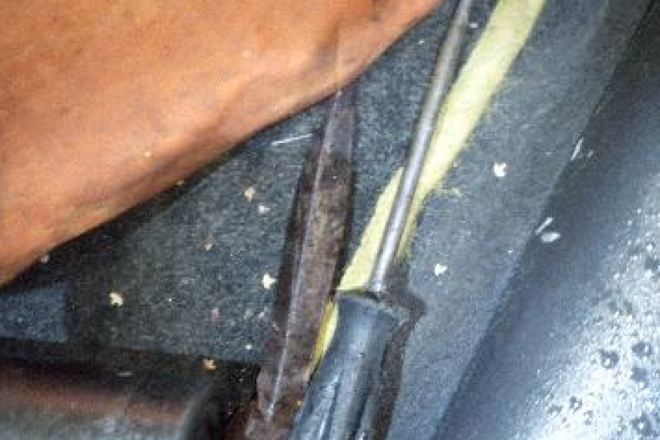 V OBRAZOCH: Zlodeji benzínu na Magurskej ulici prichytení pri čine