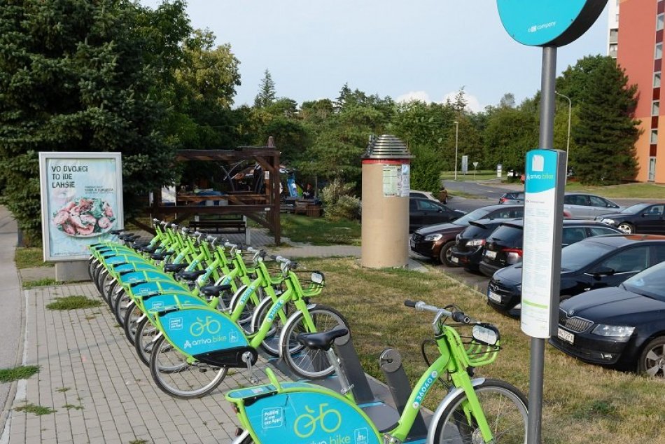 Zdieľané bicykle v uliciach Nitry