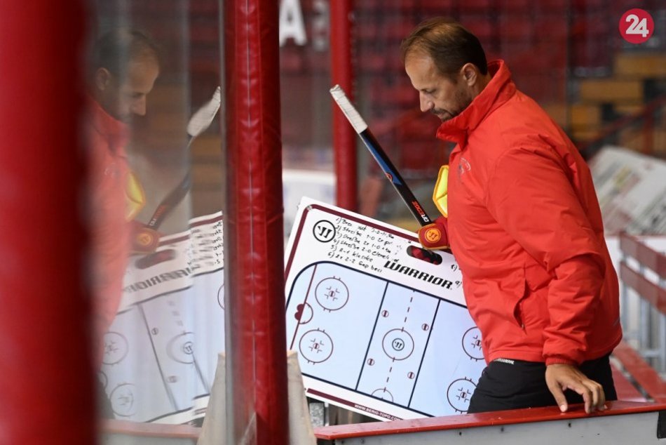 FOTO zo štartu prípravy hokejistov Dukly Trenčín. Na ľade aj s Markom Daňom
