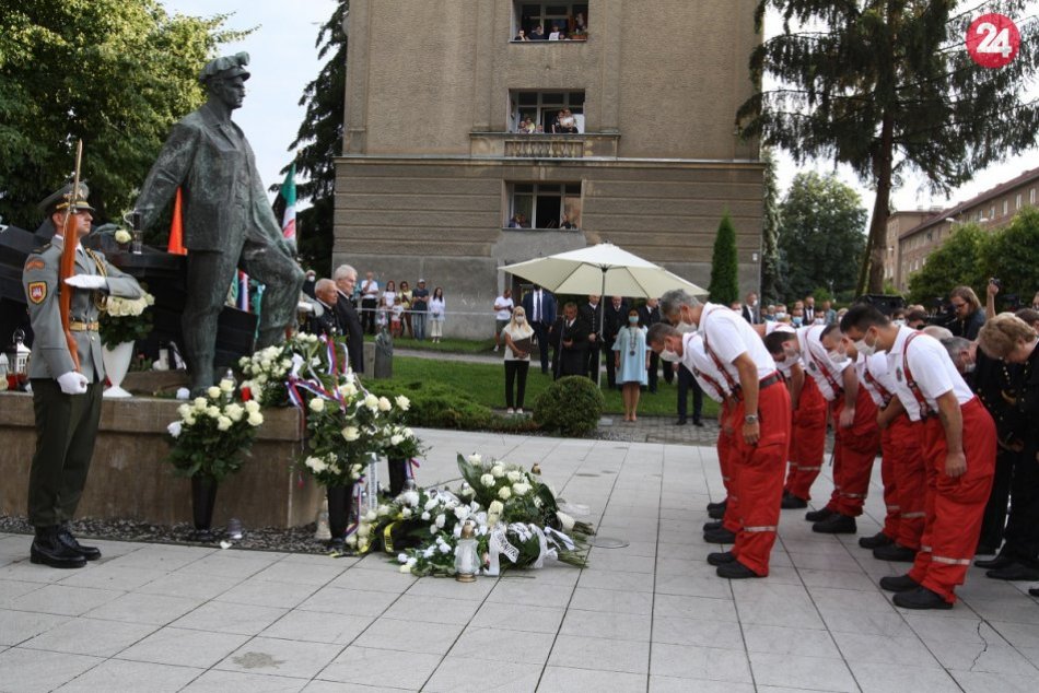 OBRAZOM: Verejnosť spomínala na obete najväčšej banskej tragédie v Handlovej