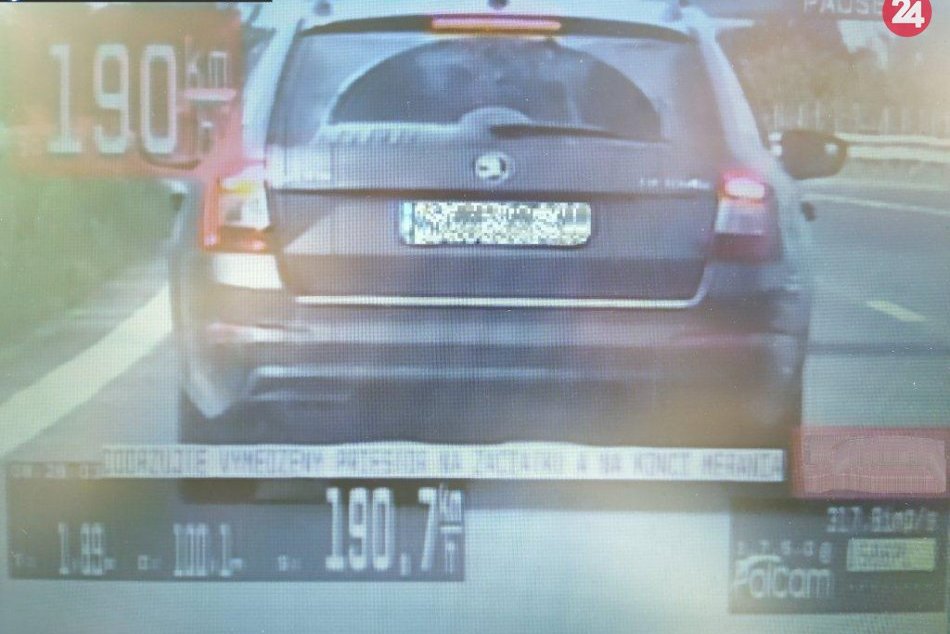 FOTO: Trenčianski diaľniční policajti dali vodičovi (24) pokutu 300 eur