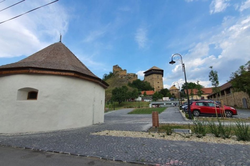 V OBRAZOCH: Vo Fiľakove ukončili päťročnú revitalizáciu hradu a podhradia