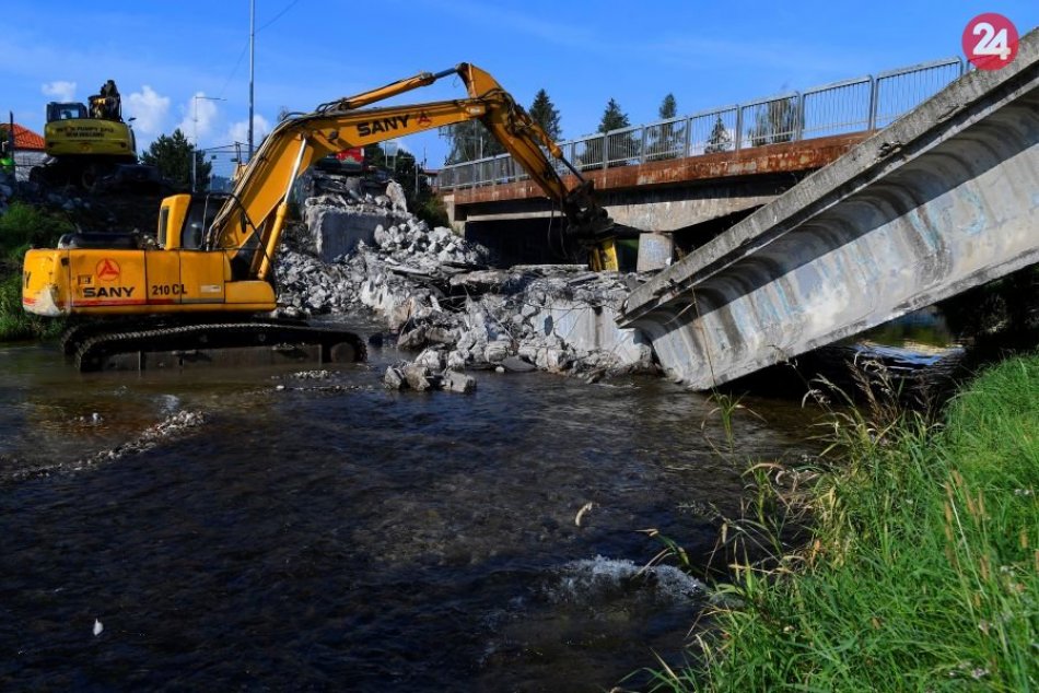 Búracie práce mosta v Spišskej Novej Vsi