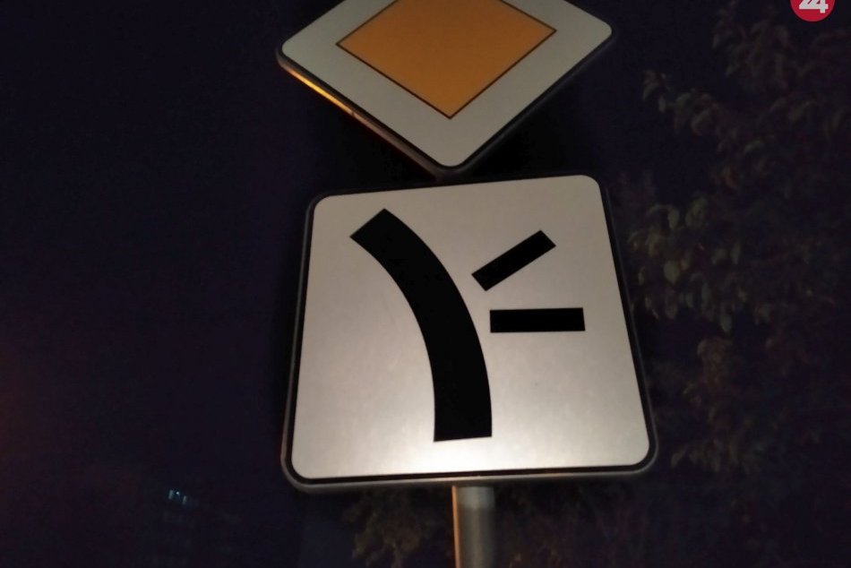 V OBRAZOCH: Našli sme v Bystrici najnaštvanejšiu dopravnú značku?