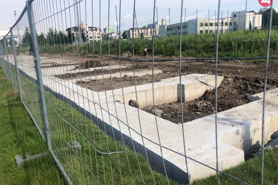 Rekonštrukčné práce na futbalovom štadióne sú v plnom prúde