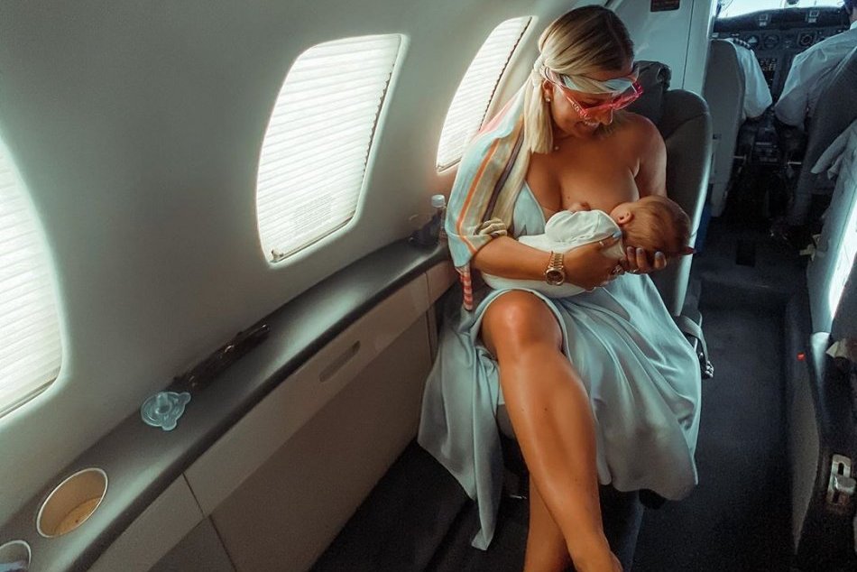 Cibulková ukázala ako kojí a to v priamom prenose