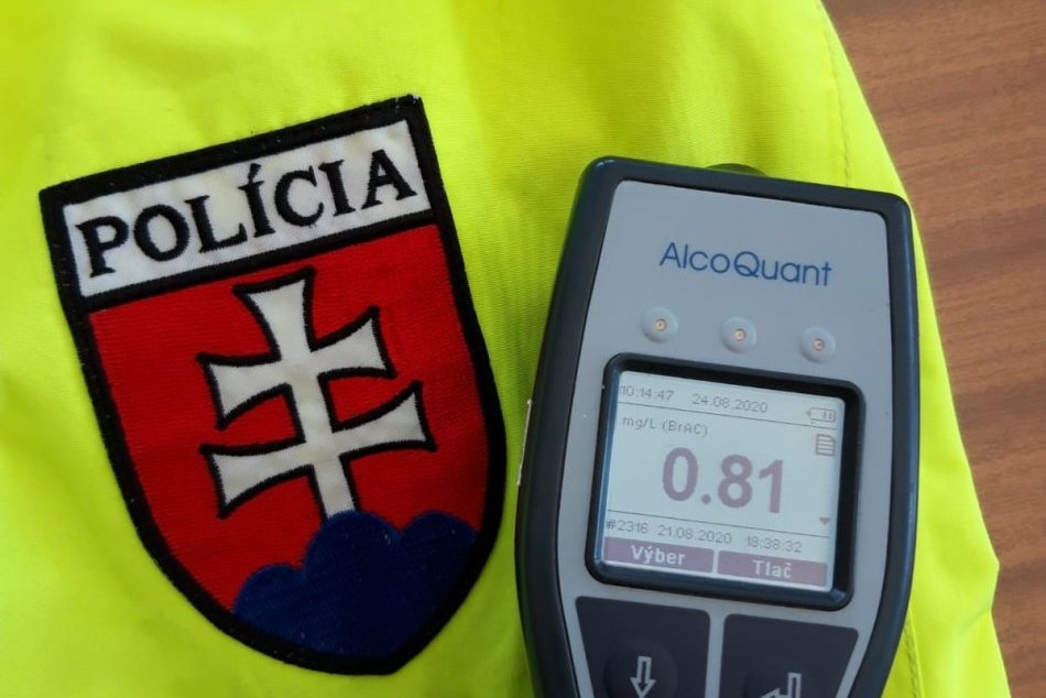 FOTO: Auto si vzal bez súhlasu, prekročil rýchlosť, nafúkal a nemal ani vodičák