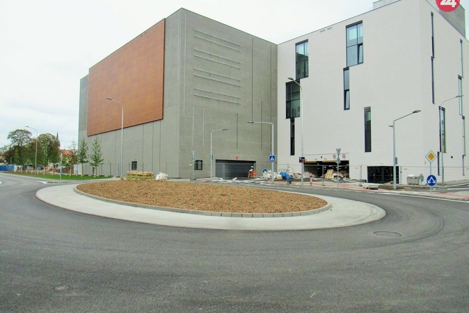 Obrazom: Nový kruhový objazd v Prešove je už v prevádzke