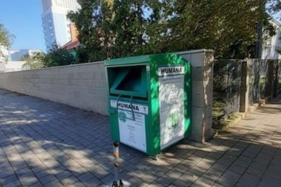 Kontajnery na zber oblečenia sa vrátili do Šale
