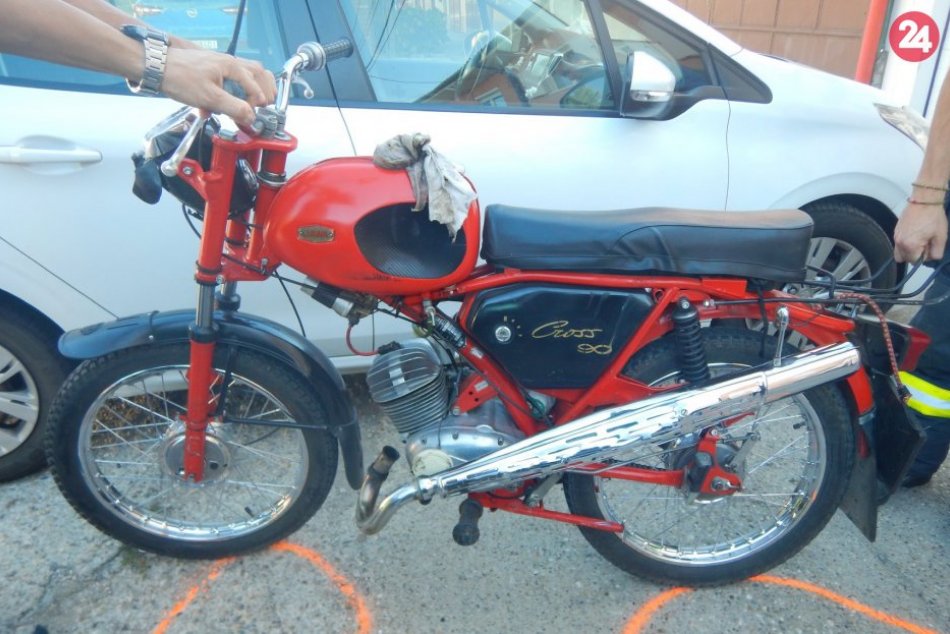 Pri nehode sa zranil 66-ročný motorkár