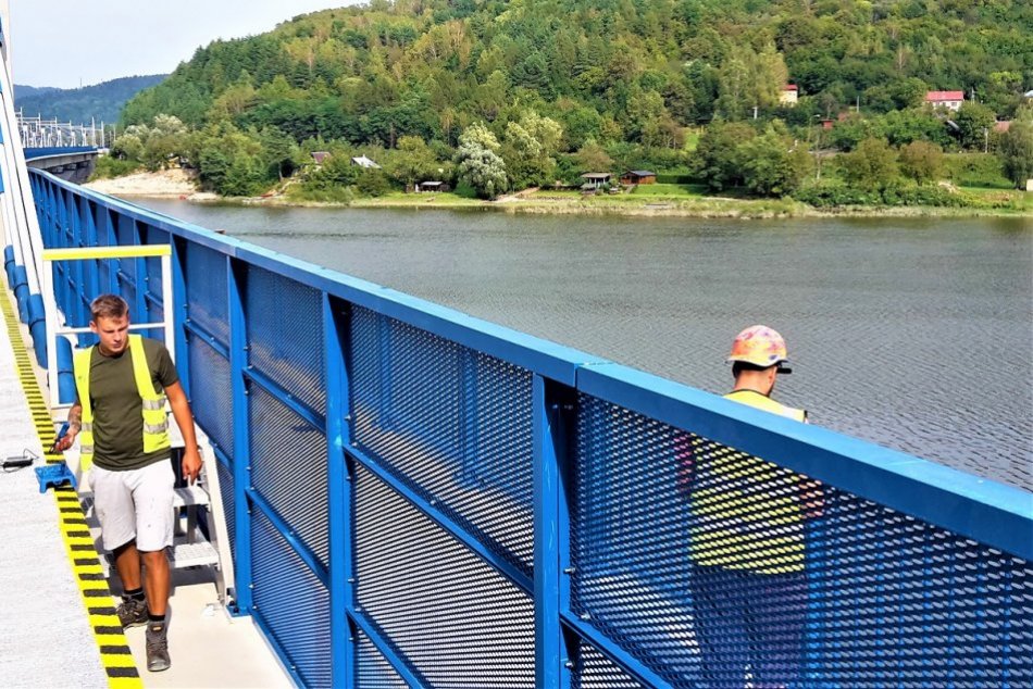 FOTO: Nad Nosickou priehradou sa pracuje aj na chodníku pre cyklistov a chodcov