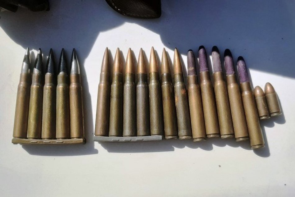 OBRAZOM: Počas upratovania domu v Hornom Srní našiel muž muníciu