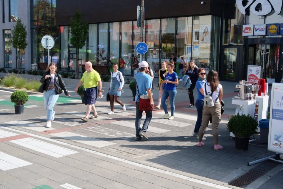V OBRAZOCH: Frekventovaná ulica sa zmenila na pešiu zónu
