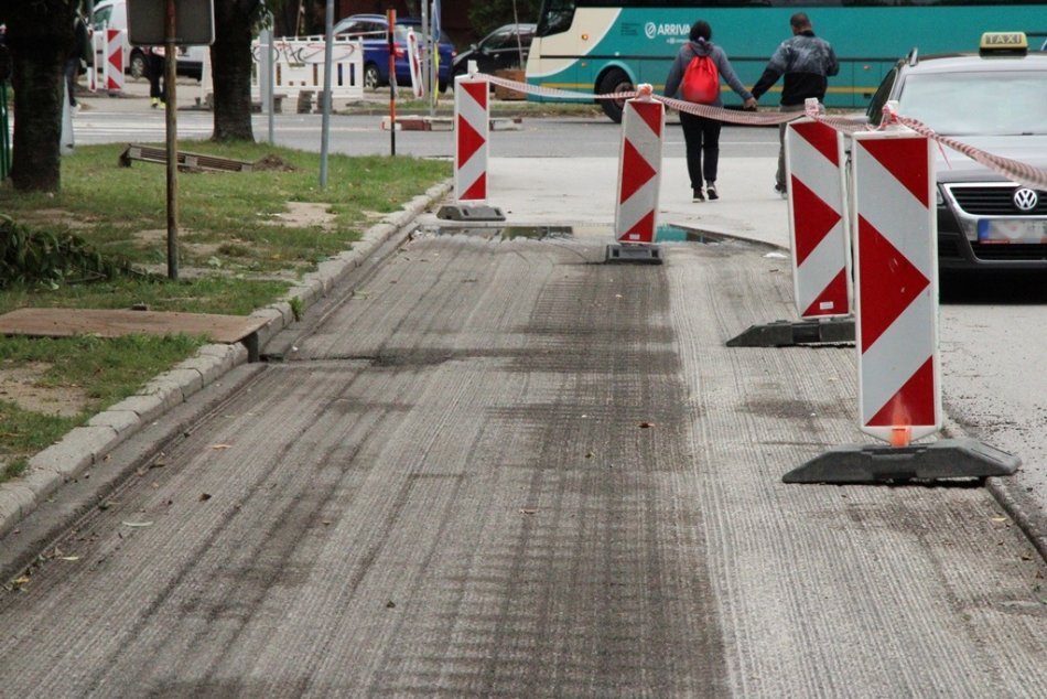Práce na cyklotrase a nové semafory