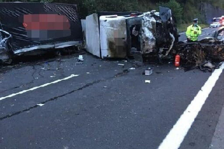 V OBRAZOCH: Pri tragickej nehode neďaleko Zvolena vyhasol život mladého vodiča