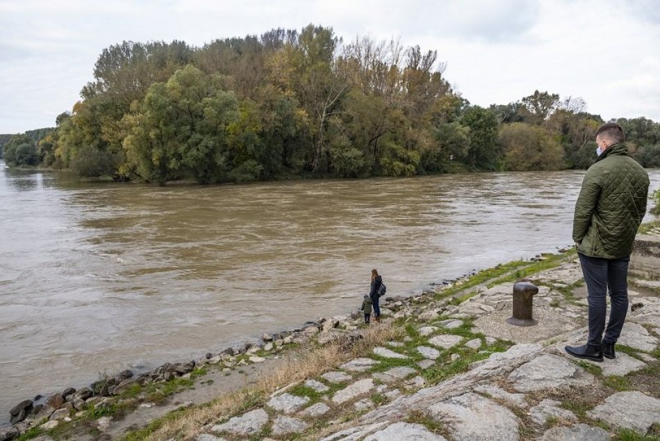 Zvýšená hladina Dunaja v Devíne 18.10.2020