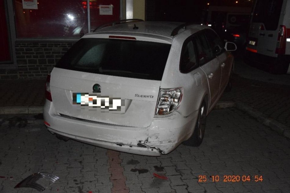 V OBRAZOCH: V Bystrici havaroval opitý mladík